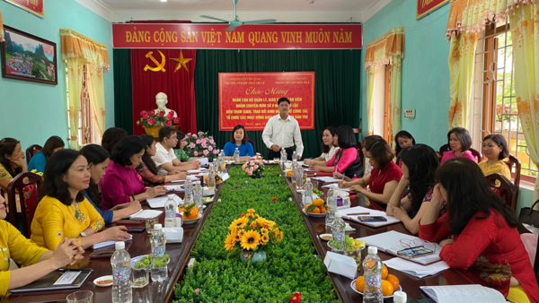 Nhóm chuyên môn số 8 thuộc Phòng Giáo dục và Đào tạo huyện Cao Lộc, tỉnh Lạng Sơn tham quan học tập kinh nghiệm tại huyện Văn Quan
