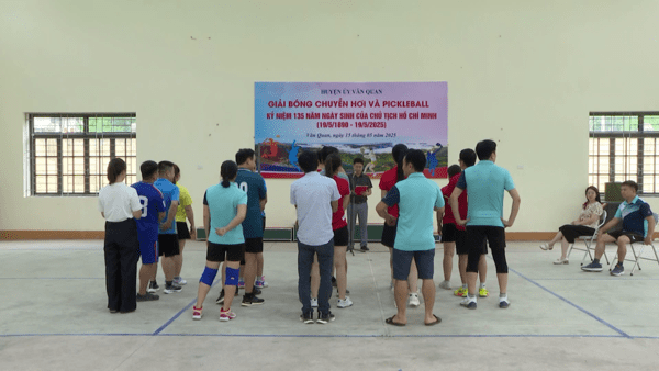 Công đoàn cơ sở Huyện ủy tổ chức giải bóng chuyền hơi và Pickleball