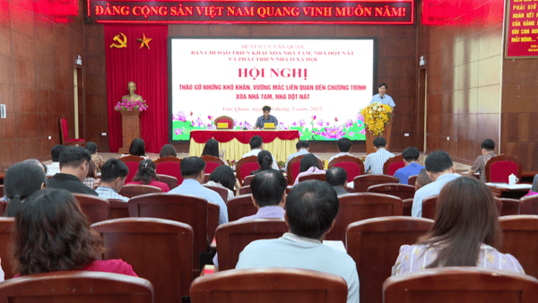 Văn Quan: Họp tháo gỡ vướng mắc khó khăn trong công tác xoá nhà tạm, nhà dột nát trên địa bàn