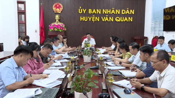 UBND HUYỆN VĂN QUAN HỌP THƯỜNG KỲ THÁNG 5/2025