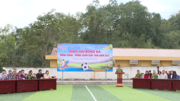 Công an huyện Văn Quan giao lưu Bóng đá nam mừng Đảng  mừng Xuân Giáp Thìn 2024