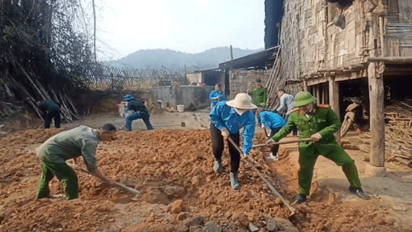 TUỔI TRẺ VĂN QUAN XUNG KÍCH BẢO VỆ NỀN TẢNG TƯ TƯỞNG CỦA ĐẢNG