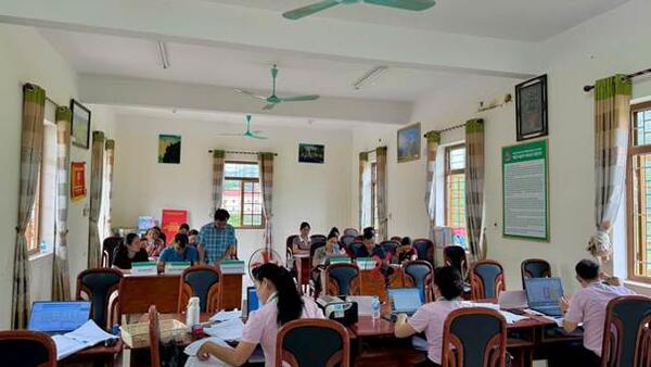 NGÂN HÀNG CHÍNH SÁCH XÃ HỘI VĂN QUAN TRIỂN KHAI GIẢI NGÂN VỐN VAY BẰNG HÌNH THỨC CHUYỂN KHOẢN
