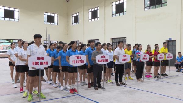 Văn Quan tổ chức Giải bóng chuyền hơi chào mừng Quốc khánh 2/9.