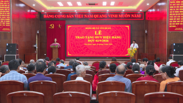 Xã Văn Quan tổ chức Lễ trao tặng Huy hiệu Đảng đợt 2/9/2026